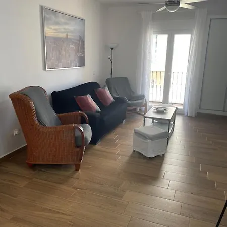 Triana Apartment *